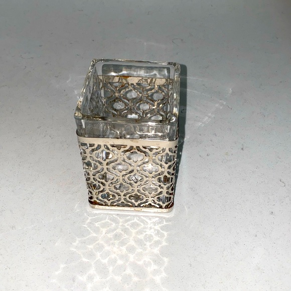 Hotel Collection Clear and Silver Colored Square Tabletop Glass Vase - Picture 6 of 6